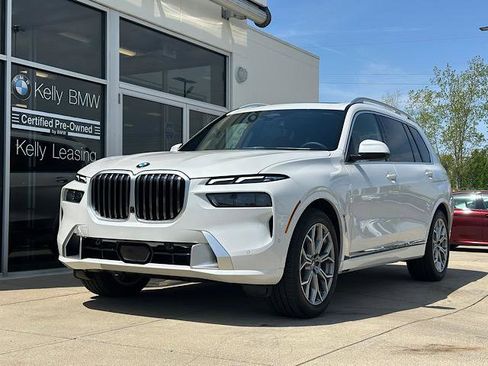 Certified 2026 BMW X7 xDrive40i w/ Premium Package AWD/4WD image 3