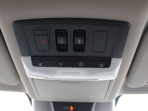 Used 2022 Nissan Rogue Platinum w/ Head-Up Display Package image 50