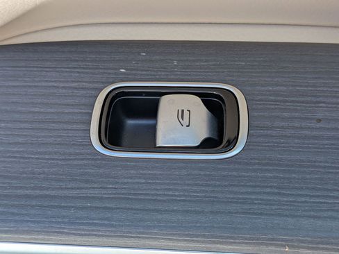 Used 2023 Mercedes-Benz EQS 450+ SUV image 39