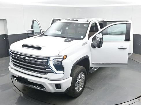 Used 2024 Chevrolet Silverado 2500 High Country w/ High Country Premium Package AWD/4WD image 52