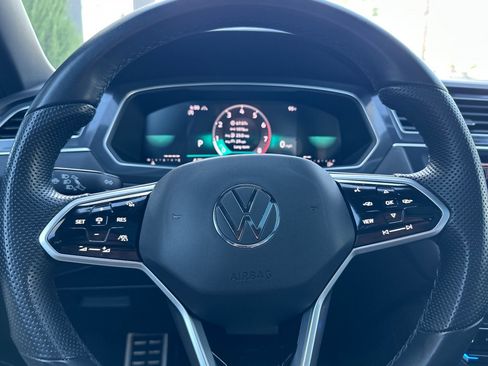 Certified 2024 Volkswagen Tiguan SE R-Line image 23
