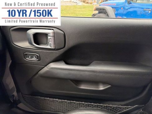 Used 2020 Jeep Wrangler Unlimited Sahara image 24