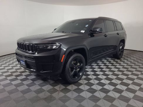 Used 2022 Jeep Grand Cherokee L Laredo AWD/4WD image 7