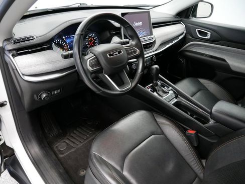 Certified 2022 Jeep Compass Latitude image 2