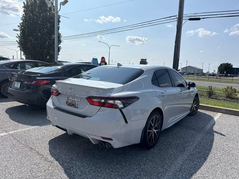 Used 2023 Toyota Camry SE w/ Cold Weather Package FWD image 6