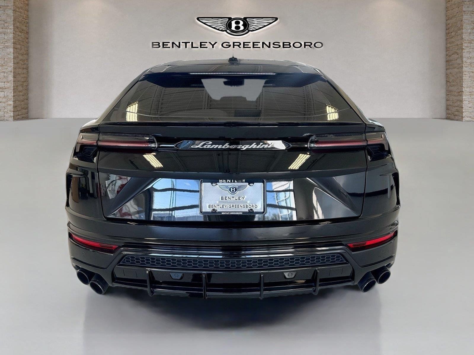 Used 2020 Lamborghini Urus AWD/4WD image 11