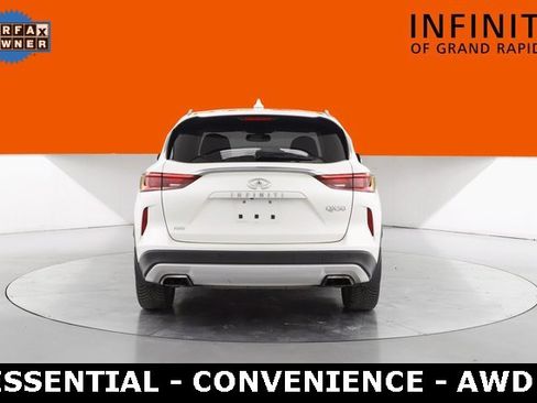 Used 2021 INFINITI QX50 Essential w/ Convenience Package image 4