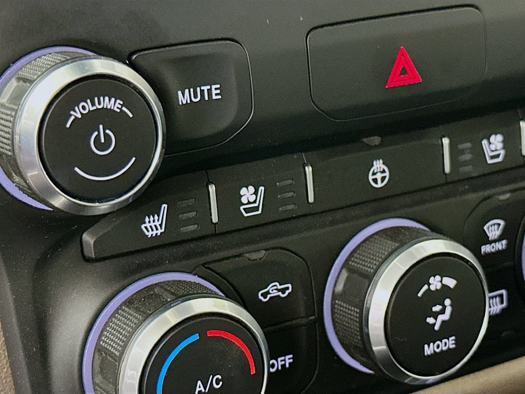 Used 2021 RAM 1500 Laramie AWD/4WD image 30
