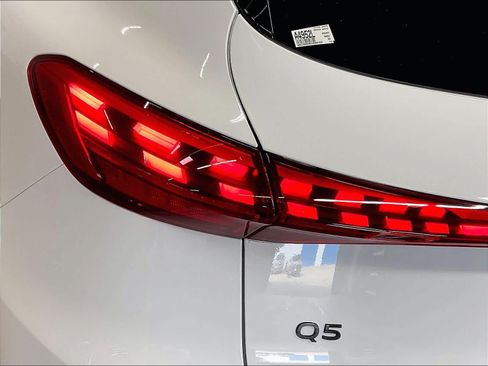 Certified 2025 Audi Q5 Premium AWD/4WD image 31