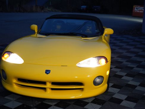 Used 1994 Dodge Viper RT/10 image 14