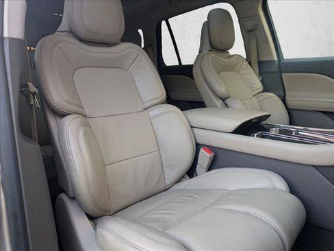 Used 2020 Lincoln Aviator Reserve w/ Equipment Group 202A image 24