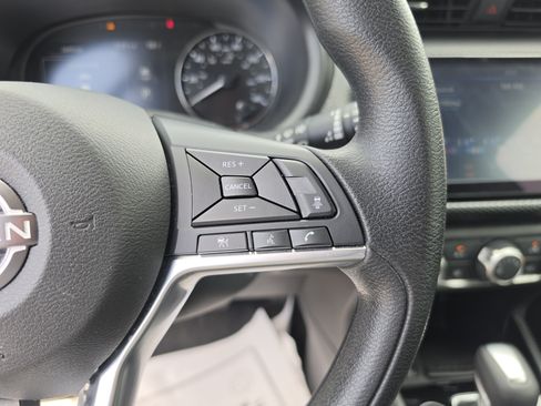 Used 2023 Nissan Kicks SV FWD image 32