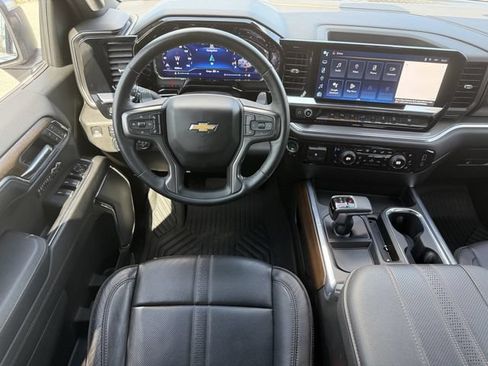 Used 2024 Chevrolet Silverado 1500 High Country w/ Technology Package AWD/4WD image 18