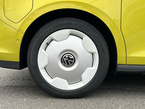 New 2025 Volkswagen ID. Buzz 1st Edition image 7