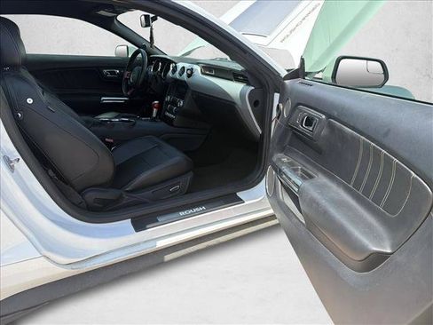 Used 2015 Ford Mustang GT Premium RWD image 18