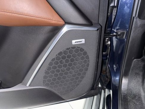 Used 2017 Cadillac Escalade Premium Luxury image 8