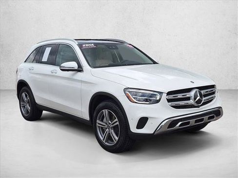 Certified 2022 Mercedes-Benz GLC 300 image 3