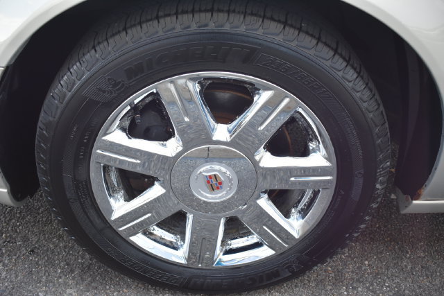 Used 2007 Cadillac DTS Luxury I w/ Sun And Sound Package FWD image 43