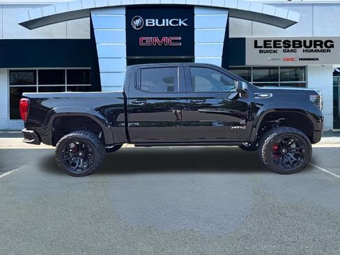 Used 2025 GMC Sierra 1500 AT4 w/ AT4 Premium Package AWD/4WD image 8