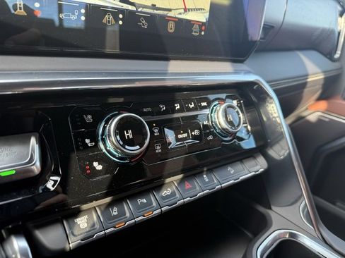 Used 2024 GMC Sierra 2500 Denali Ultimate image 28