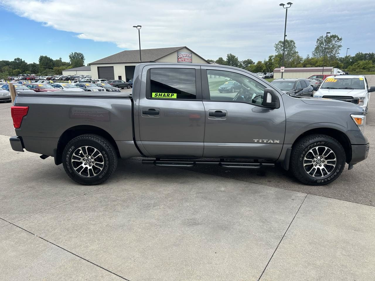 Used 2022 Nissan Titan SV w/ SV Convenience Package AWD/4WD image 4
