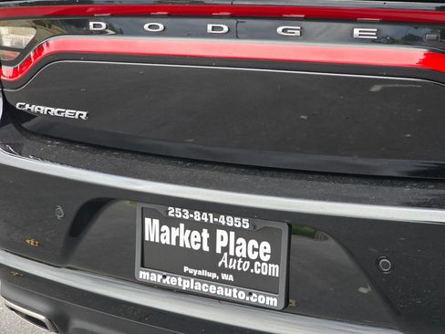 Used 2019 Dodge Charger SXT RWD image 21