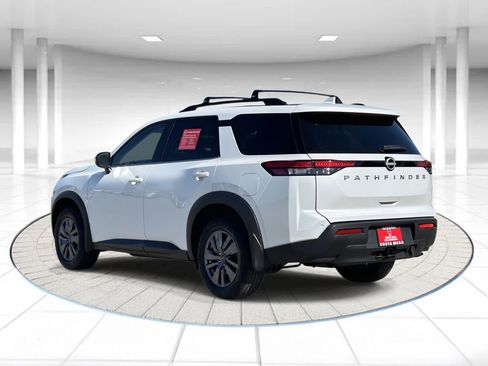 Used 2025 Nissan Pathfinder SV w/ SV Premium Package image 2