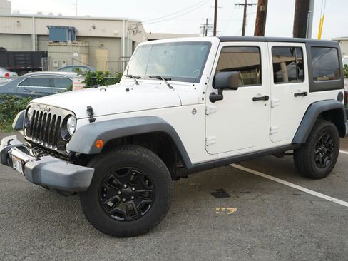 Used 2015 Jeep Wrangler Unlimited Sport AWD/4WD image 3