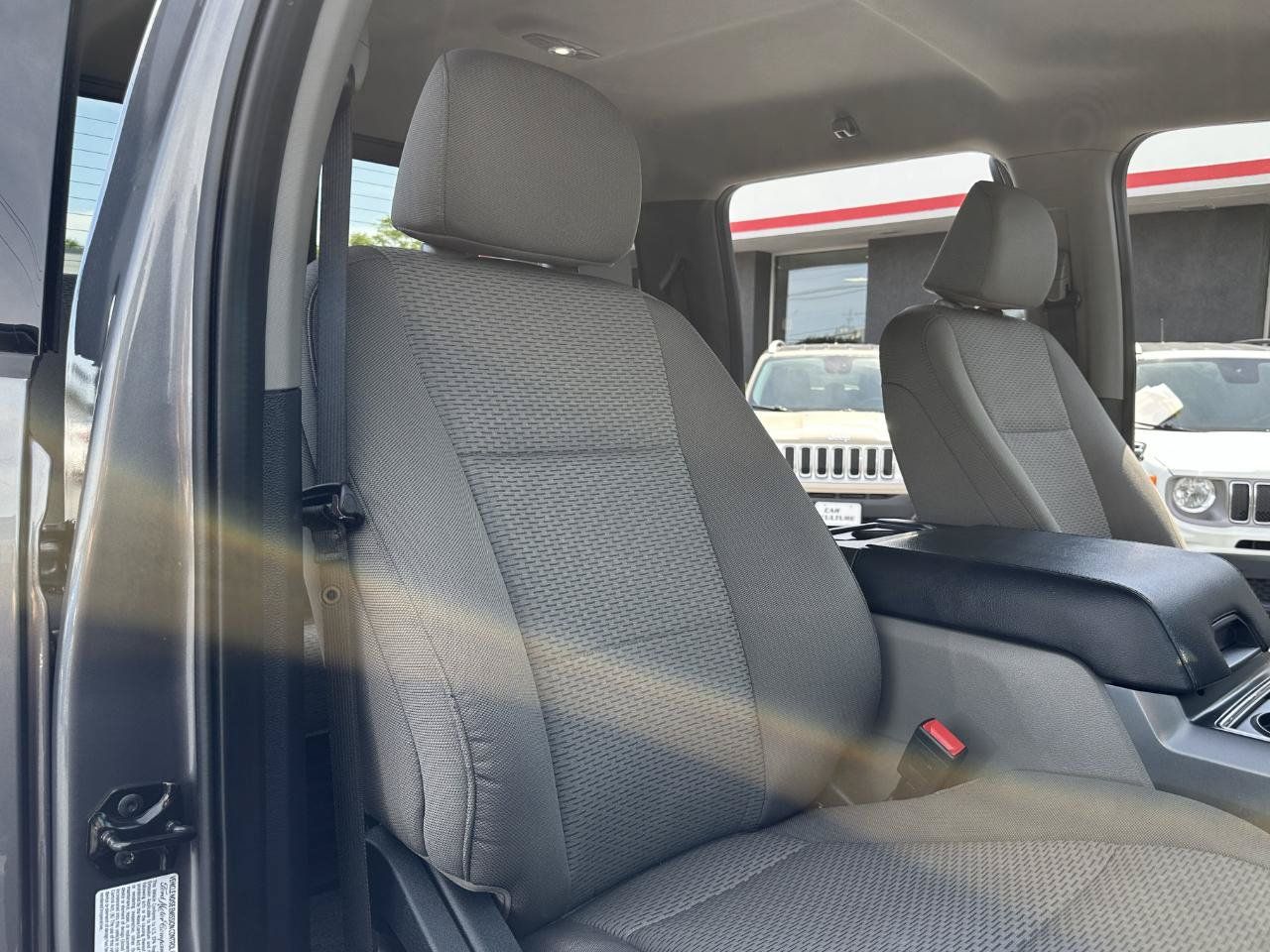 Used 2022 Ford F350 XLT w/ XLT Premium Package AWD/4WD image 46