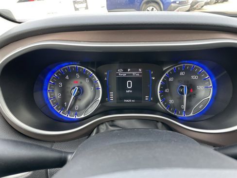 Used 2024 Chrysler Voyager LX image 10