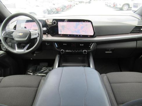 Used 2025 Chevrolet Tahoe LS AWD/4WD image 12