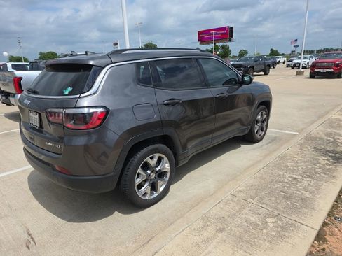 Used 2021 Jeep Compass Limited AWD/4WD image 2