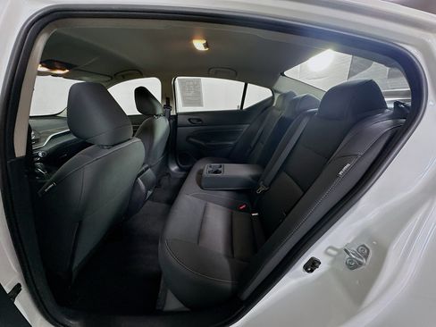 Used 2025 Nissan Altima 2.5 SV FWD image 26