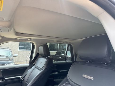 Used 2025 Ford Expedition Max Platinum AWD/4WD image 15