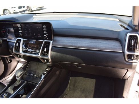 Used 2021 Kia Sorento EX w/ Panoramic Sunroof Package FWD image 17