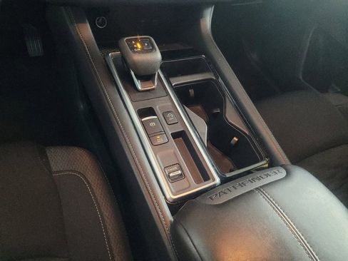 Used 2022 Nissan Pathfinder SV FWD image 26