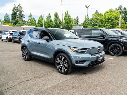 Used 2021 Volvo XC40 P8 Recharge w/ Advanced Package AWD/4WD image 27