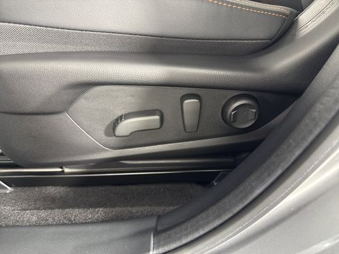 Used 2025 Subaru Crosstrek 2.5i Limited w/ Crosstrek Mirror Package image 16