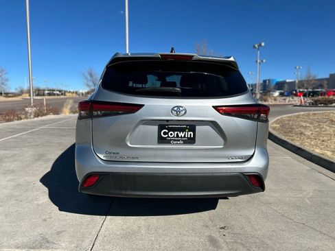 Used 2022 Toyota Highlander LE image 7