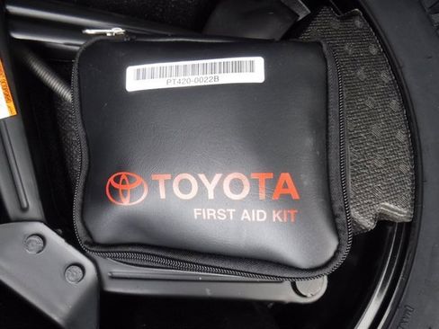 Used 2023 Toyota RAV4 XLE Premium image 45