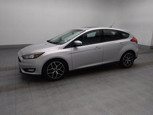 Used 2018 Ford Focus SEL FWD image 2