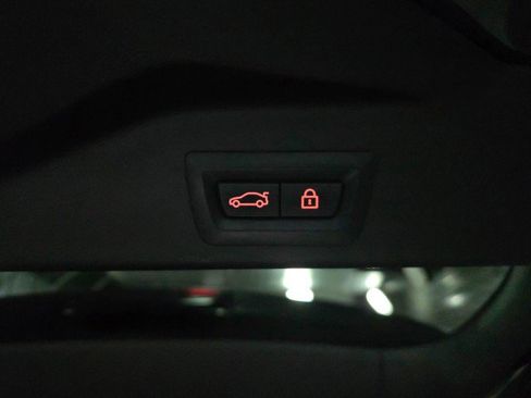 Used 2019 BMW X5 xDrive50i w/ M Sport Package image 44