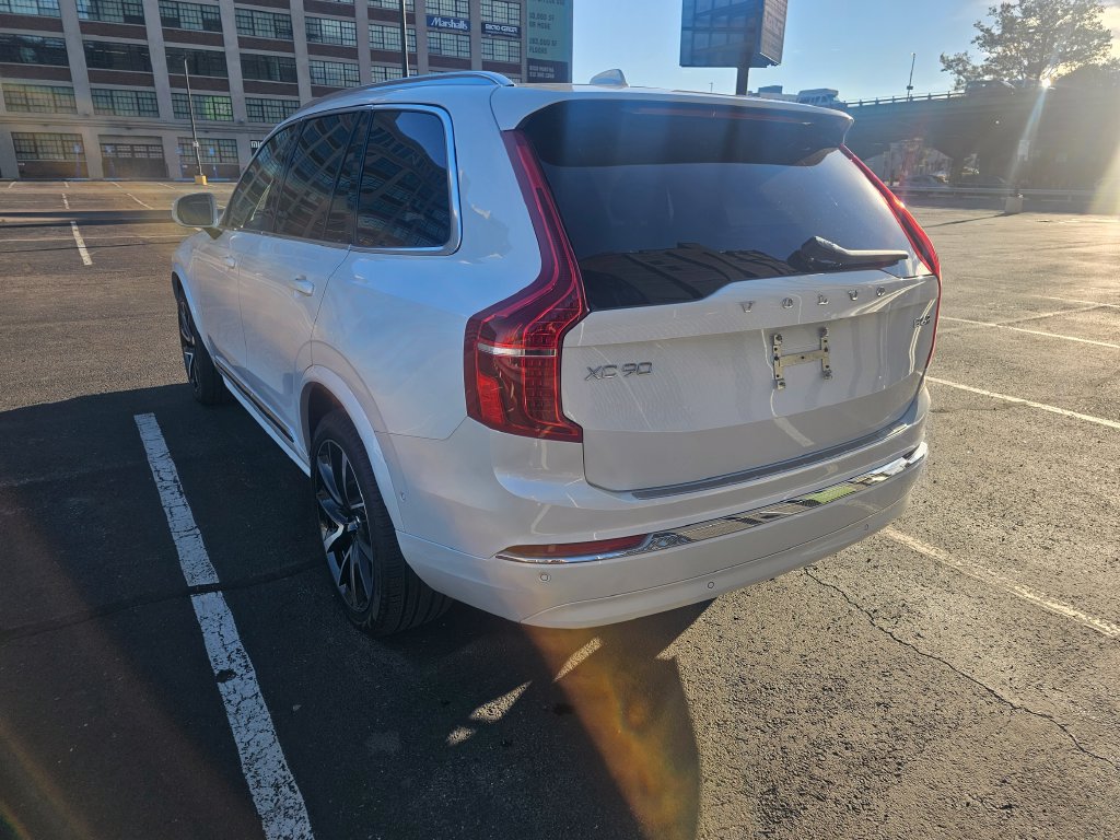 Certified 2024 Volvo XC90 B6 Ultimate w/ Protection Package Premier AWD/4WD image 2