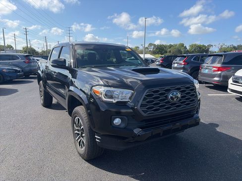 Used 2021 Toyota Tacoma TRD Sport image 1
