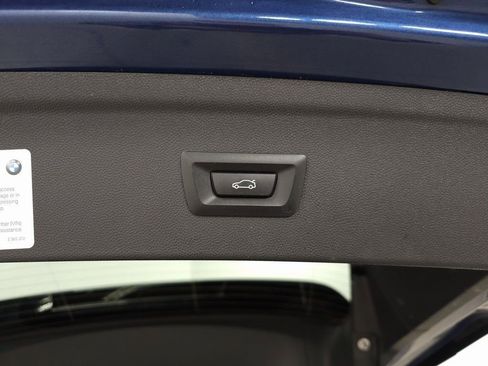 Used 2023 BMW iX xDrive50 w/ Convenience Package image 9