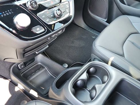 New 2025 Chrysler Pacifica Select image 19