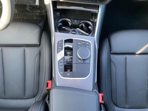 New 2026 BMW 330i xDrive Sedan AWD/4WD image 10