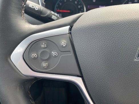 Used 2023 Chevrolet Traverse LT image 8