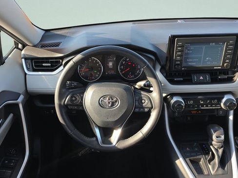 Used 2022 Toyota RAV4 XLE Premium FWD image 12