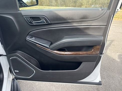 Used 2019 Chevrolet Suburban LT image 10